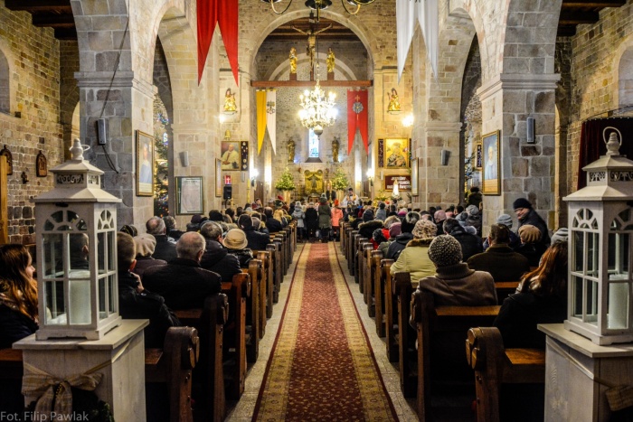 Parafia Kościoła Rzymsko Katolickiego pw. śś. Piotra i Pawła w Kruszwicy - Świąteczne spotkanie przy żłóbku 