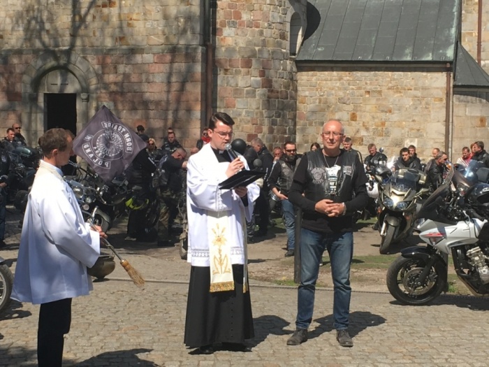Parafia Kościoła Rzymsko Katolickiego pw. śś. Piotra i Pawła w Kruszwicy - Otwarcie sezonu motocyklowego 