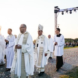 Parafia Kościoła Rzymsko Katolickiego pw. śś. Piotra i Pawła w Kruszwicy - Młodzież na Lednicy 